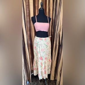 Romantic and ultra feminine skirt